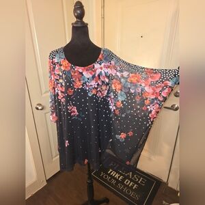 Catherines Poncho Style Shirt. 2x Polka Dots